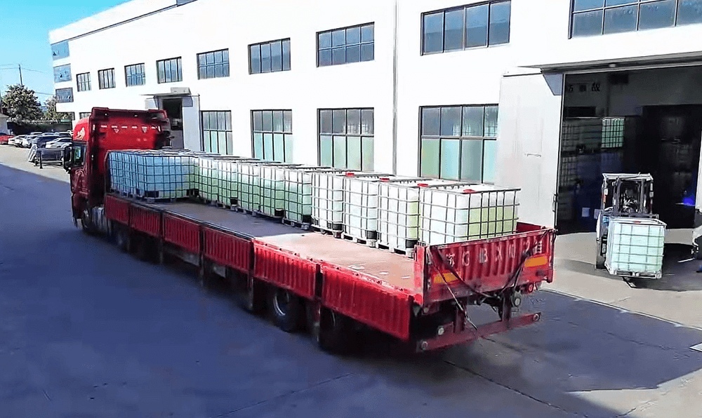 Zákazník na prvním místě: Přizpůsobený pěnový koncentrát naložený a připravený k odeslání na místo zákazníka