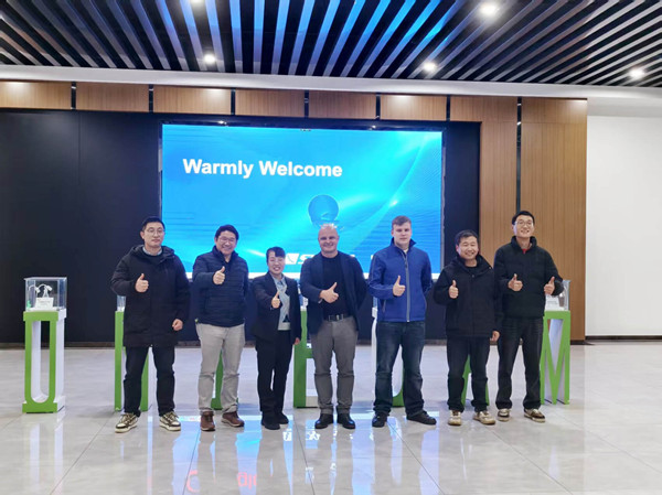 Úspěšně dokončený tovární audit zákazníků ve Spojeném království, dohodnuto exkluzivní přizpůsobení produktu