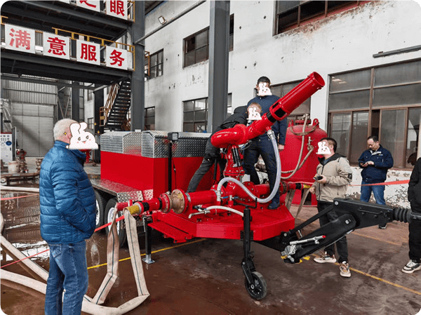Vlastní vzorek přívěsu pro monitor požární pěny byl dokončen.